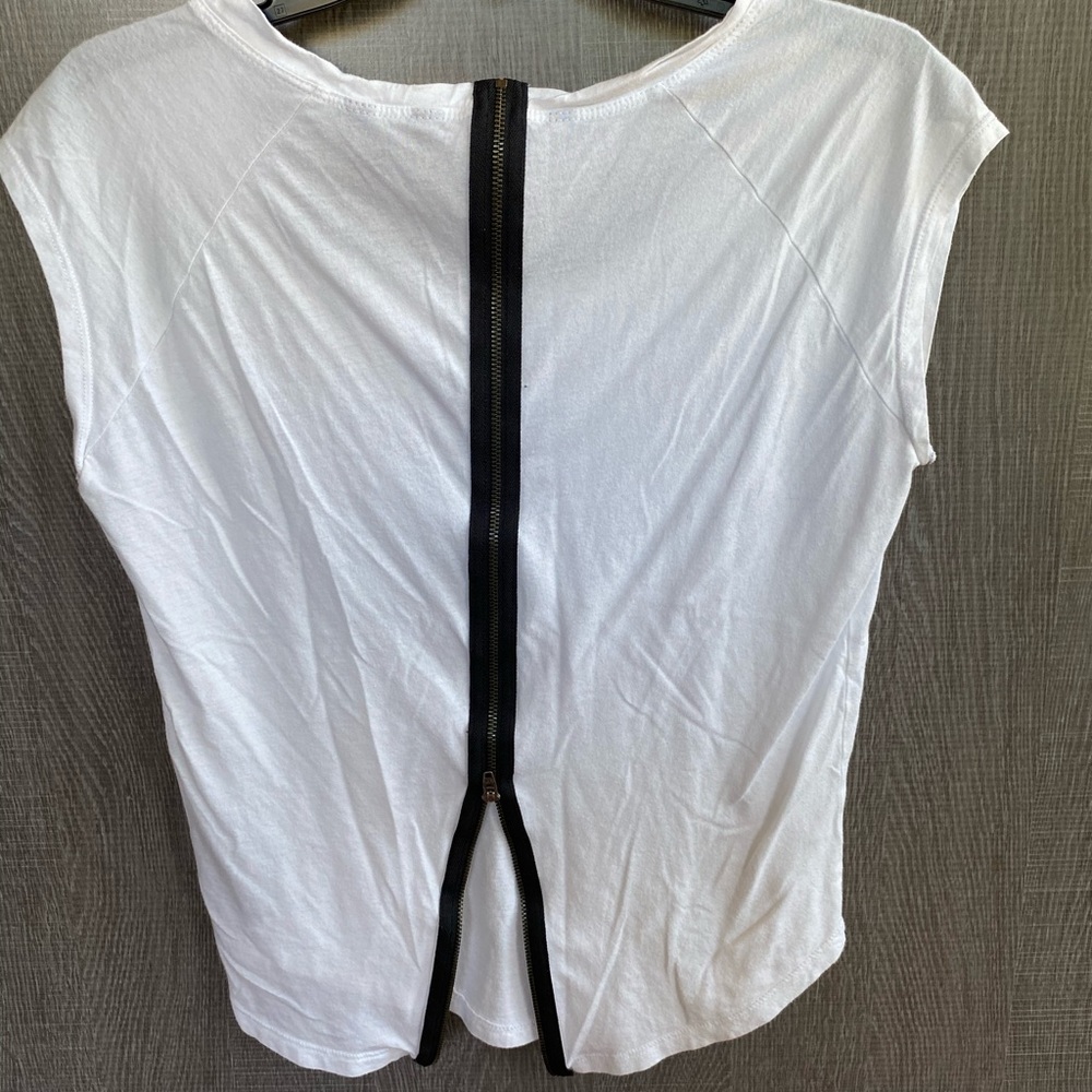 Guess Zip-Up Back White Tee